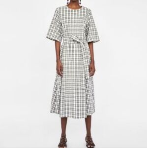 Zara Plaid Midi Dress size Small